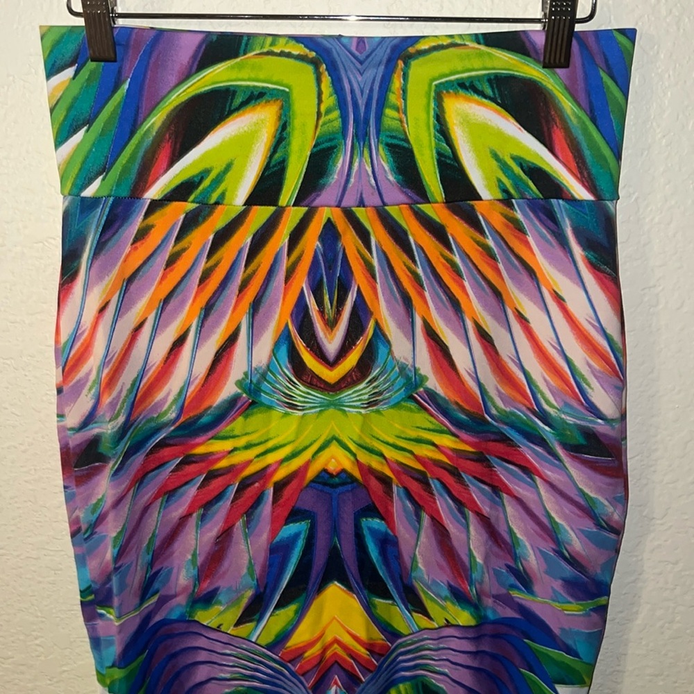 BEBE TROPICAL PENCIL SKIRT
